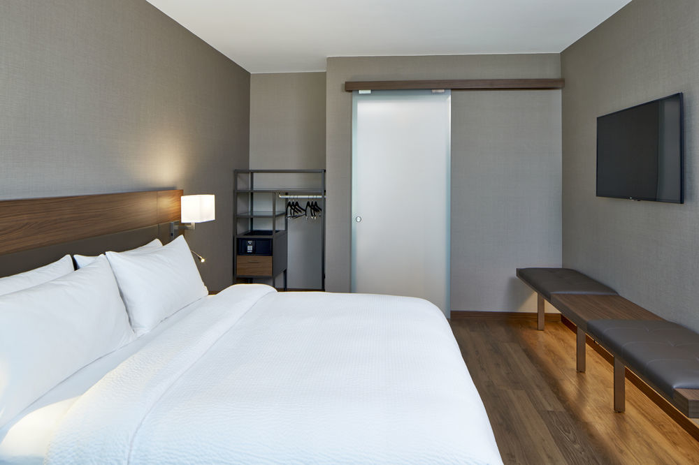 Hotel Ac By Marriott Buckhead At Phipps Plaza